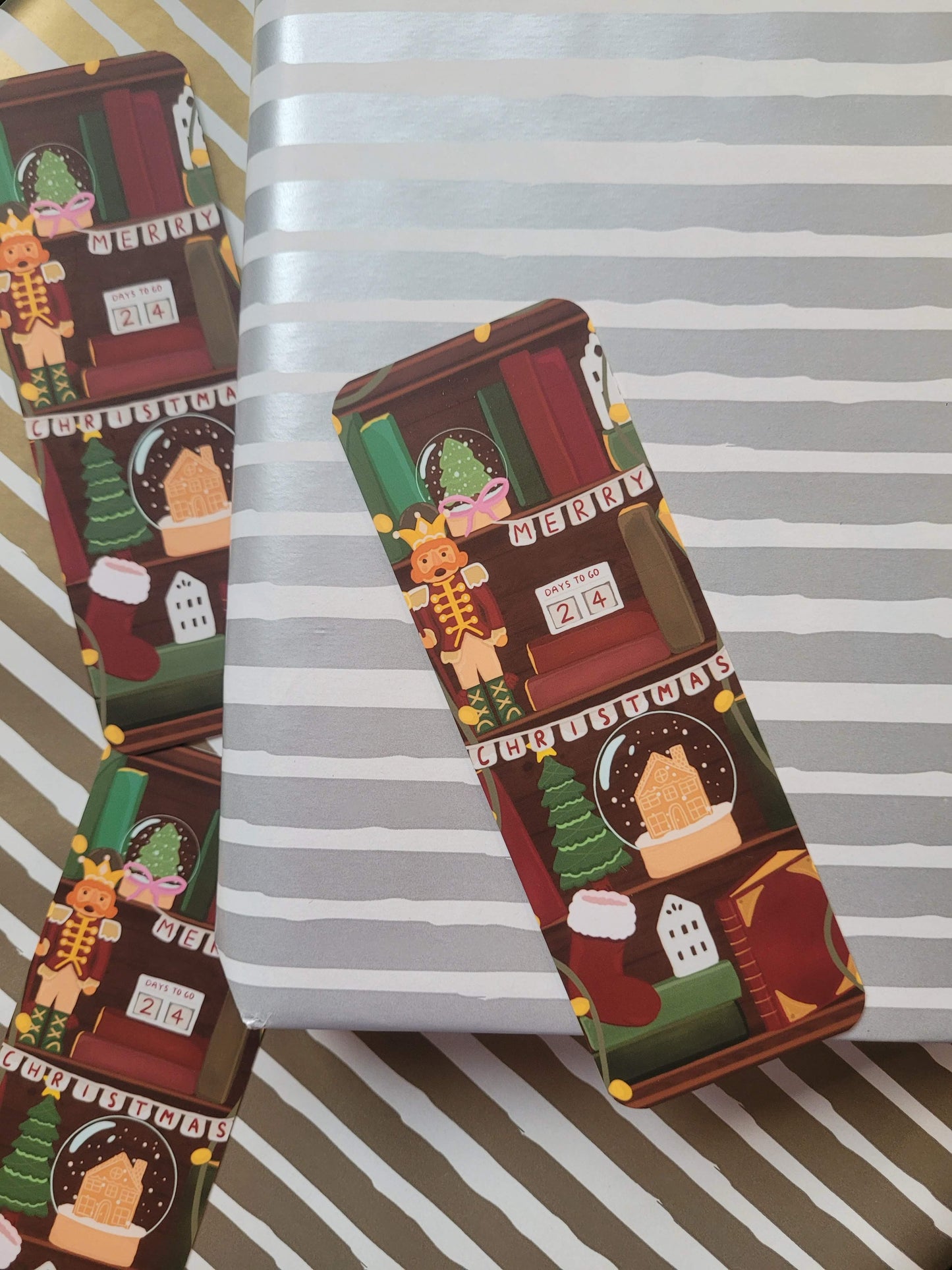 Christmas bookcase bookmark